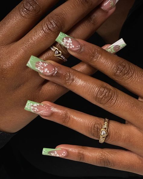 Loving these green and white nails 🥹💚🤍 - 𝐷𝑚 𝑡𝑜 𝑏𝑜𝑜𝑘 ! . . . . . . . . - #nail #nailsnailsnails #explore #fypシ #fyp #licensednailtech #nailtechnails #bramptonontario #bramptonnails #vaughannails #torontonails #gel #gelxnails #acrylicnails #nailart #nailartaddict #nailsrtist #hibiscus #hibiscusflower #explorepage✨ Green Nails Ideas Short Square, Hibiscus Flower Nails Green, Short Acrylic Nails Designs Green, Pastel Green Nails Short, Green Hibiscus Nails, Green And White Nails, Green Inspo, Cute Short Nails, French Tip Nail Designs