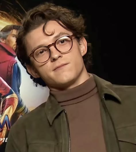 Tom Holland Glasses, Stormlight Archive, Keeper Of The Lost Cities, Tom Holland Spiderman, Glasses Men, The Favorite, Romeo And Juliet, Mens Glasses, Tom Holland