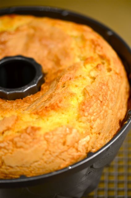 pound4 Orange Sour Cream Cake, Orange Sour Cream Muffins, Orange Sour Cream Pound Cake, Sour Orange Recipes, Orange Cream Cake, Orange Pound Cake Recipe, Sour Cream Desserts, Orange Pound Cake, Southern Cake