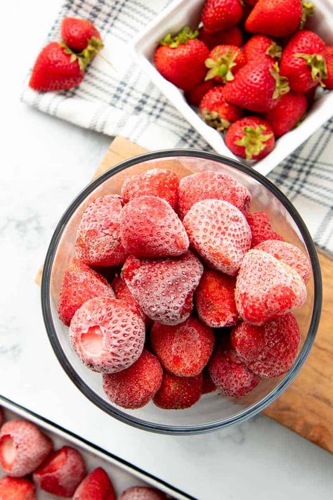 Frozen Strawberry Recipes, Freeze Strawberries, Strawberry Huller, Strawberry Icing, Frozen Strawberry, Frozen Fruits, Freeze Dried Strawberries, Healthy Groceries, Mouthwatering Recipes