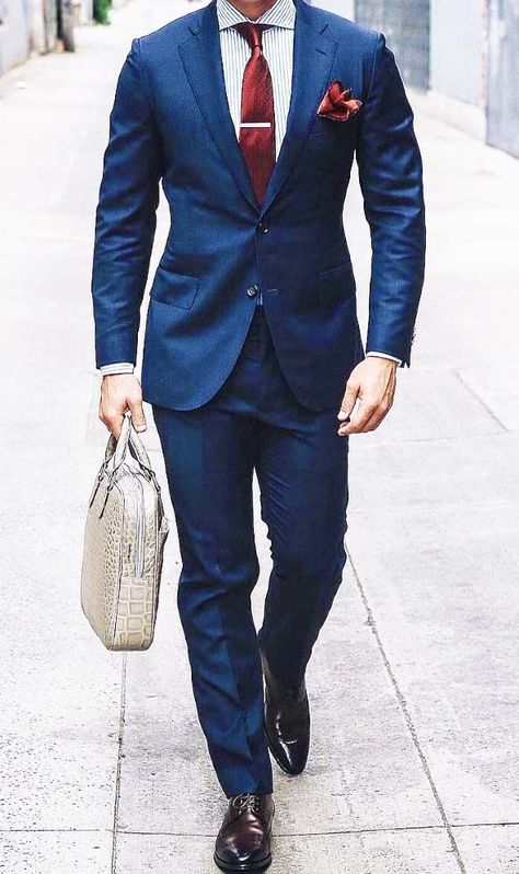 style you way to office // mens fashion // mens suit // city life // urban men // leather bag // tie // Medium Blue Suit, Men Suits Modern, Men Suits Prom, Men Suits Wedding, Terno Slim, Bride Ideas, Suit Combinations, Der Gentleman, Formal Mens Fashion