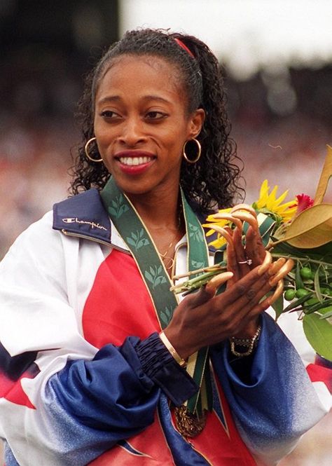 Gail Devers, Curved Nails, Download Cute Wallpapers, Summer Olympics, Action Poses, Creative Portraits, Female Athletes, Track And Field, Olympic Games