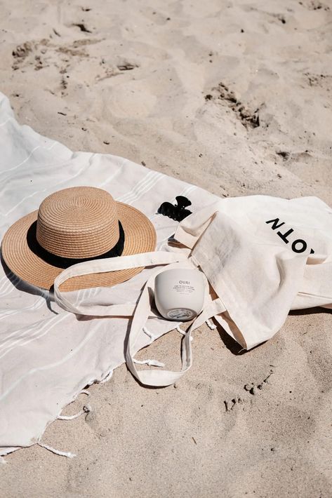 Vacation Mood, Summer Beach Outfit, Eco Friendly Travel, Aesthetic Look, Beige Aesthetic, Next Holiday, Art Deco Engagement Ring, Instagram Highlight Icons, Art Deco Ring