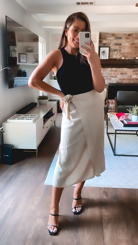 spring vacation looks Knot Skirt Outfits, Linen Wrap Skirt Outfit, White Wrap Skirt Outfit, Linen Midi Skirt Outfit, Black Linen Skirt Outfit, Knotted Skirt Outfit, Linen Skirt Outfit, Wrap Skirt Outfit, White Wrap Skirt