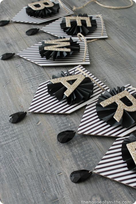 Black, Gold & White Art Deco Inspired Halloween Shelf Decor Black And White Decorations, Halloween Shelf Decor, Halloween Shelf, White Art Deco, Last Halloween, Halloween Tattoo, Black Gold Jewelry, Diy Banner, Aktivitas Montessori