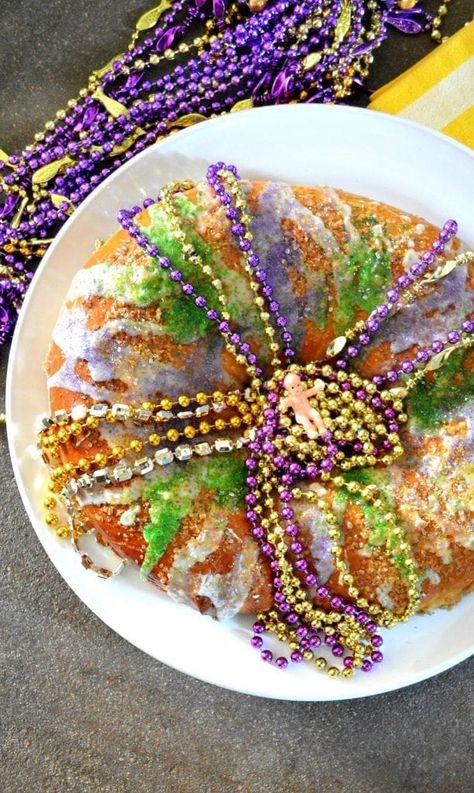 King Cake and New Orleans - This Is How I Cook King Cake Recipe Cream Cheese, King Cake Recipe Easy, King Cake Recipe, Mardi Gras King Cake, New Orleans Recipes, Mardi Gras Food, Recipe Cover, Louisiana Recipes, King Cake