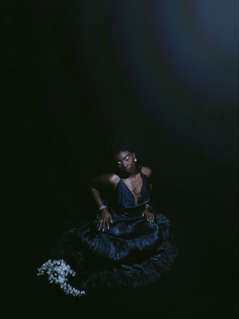 Celestial Photoshoot Ideas, Dark Ethereal Photoshoot, Ethereal Photoshoot Fairytale, Heavenly Photoshoot, Melancholy Photoshoot, Moon Goddess Photoshoot, Black Ethereal Aesthetic, Moonlight Photoshoot, Ethereal Black Women