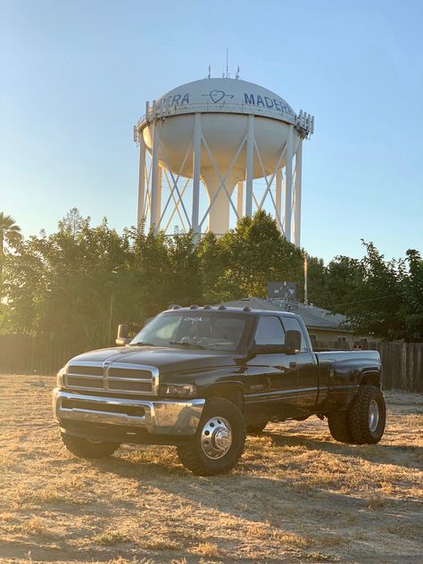 2nd Gen Dodge Dually, Dodge Ram 3500 Dually Cummins, 2nd Gen Dually, 2nd Gen Cummins, Cummins Diesel Trucks, Dodge Ram Diesel, Dodge Diesel Trucks, Truck And Tractor Pull, Welding Rig