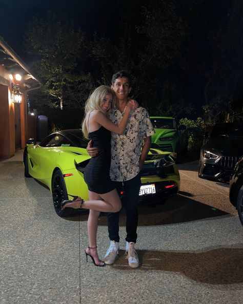 Couples picture in front of supercar night lux aesthetic Night Lux Aesthetic, Lux Aesthetic, Couples Picture, Car Poses, Couple Picture, Funny Couples, Couple Pictures