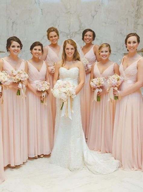 Bellas Wedding, Bridesmaid Things, Bridesmaids Ideas, Quinceañera Ideas, Party Colors, Wedding Plan, Chiffon Bridesmaid Dresses, Pink Chiffon, Wedding Bridal Party