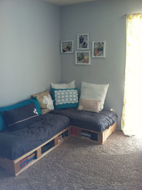 Pallet Sectional Couch, Pallet Furniture Couch, Wooden Pallet Beds, Diy Pallet Couch, Diy Pallet Sofa, Pallet Bed, Pallet Couch, Pallet Sofa, Diy Couch