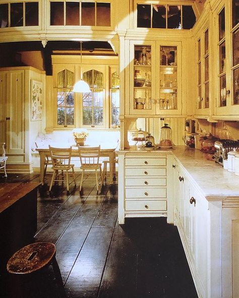 1800s House Interior Farmhouse, Victorian Farmhouse Kitchen Vintage, 1800 Homes Interior, Victorian Farmhouse Interior Kitchen, Practical Magic House Interior, Victorian Homes Kitchen, Old Victorian Homes Interior Bedrooms, Bloxburg Vintage Kitchen, Practical Magic Kitchen