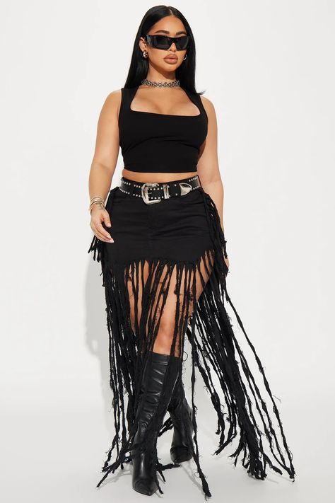 Plus Size Dress With Boots Country, Cowgirl Style Outfits Black Women, Black Cowgirl Outfits For Women, Grupo Frontera Concert Outfit, Black Rodeo Outfits For Women, Western Outfits Black Women, Rodeo Outfits For Black Women, Cowgirl Outfits Black Women, Birthday Nashville