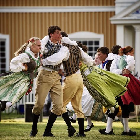 Midsummers dancing in Lindsborg, Kansas Midsummer Fairy, Swedish Dance, Lindsborg Kansas, Swedish Midsummer, Swedish Dress, Rv Destination, Bulk Email, Fairy Party, Golden Hair