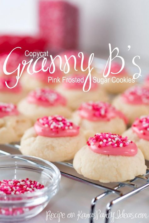 Copycat Granny B's Pink Frosted Sugar Cookies Recipe! Via Kara's Party Ideas Pink Sugar Cookie Recipe, Frosted Sugar Cookies, Sugar Cookie Frosting, Köstliche Desserts, Eat Dessert First, Pink Party, Sweet Valentine, Yummy Sweets, Sugar Cookies Recipe