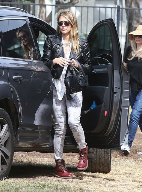 Jessica took on the '90s grunge trend in a studded Simone leather jacket, printed Current/Elliott denim, and oxblood Dr. Martens at Mr. Bones Pumpkin Patch in West Hollywood. Cherry Red Dr Martens Outfit, Red Combat Boots Outfit, Red Doc Martens Outfit, Red Combat Boots, Red Doc Martens, Combat Boot Outfits, Combat Boot Outfit, Martens Outfit, Dr Martens Outfit