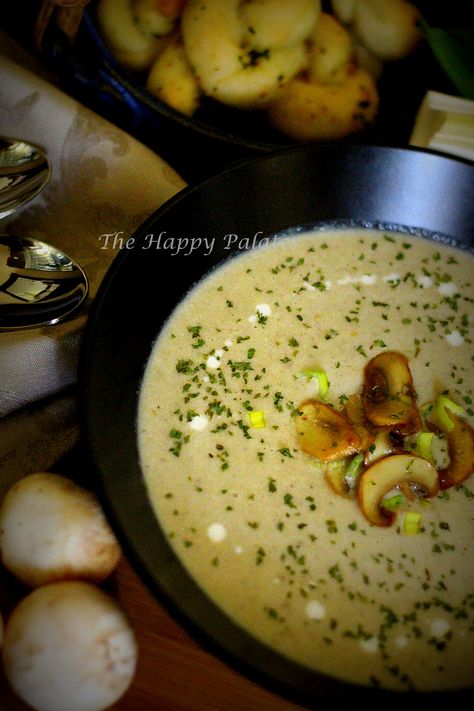 IMG_5674 Motichoor Ladoo, Leek Mushroom, Soup With Mushrooms, Mushroom Soup Recipes, Gluten Free Chili, Garlic Knots, Eating Light, Leek Soup, Soup And Stew