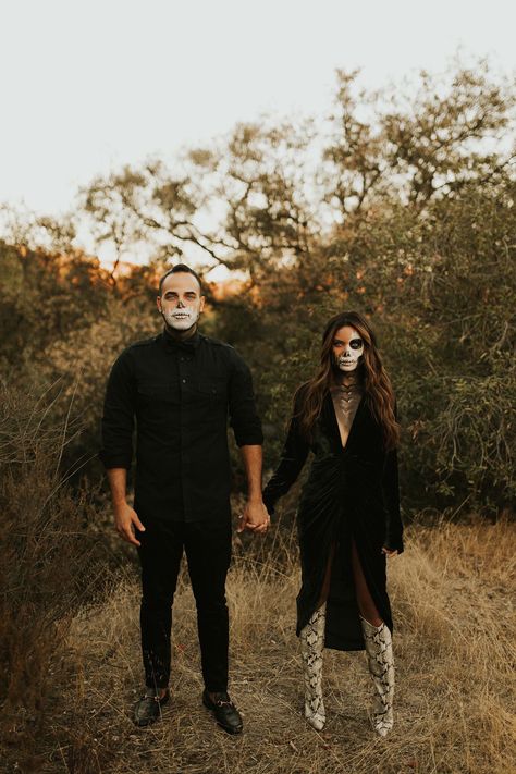 Skeleton Halloween Photoshoot, Couples Halloween Shoot, Skeleton Family Photoshoot, Halloween Shoot Ideas, Moroccan Picnic, Punk Poses, Jessi Malay, Halloween Makeup Witch