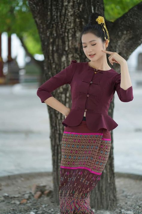 ခါးထောင် Pattern, Shan Dress Design, Myanmar Shan Traditional Dress, Shan Dress, Kachin Dress, Burmese Outfit, Burmese Dress, Fashion Work Outfit, Myanmar Clothes