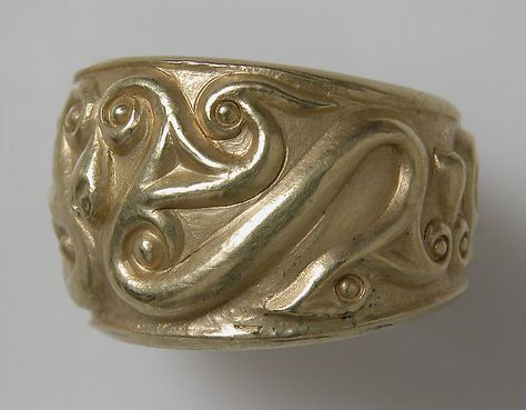 Ring, 4th–5th century B.C., Celtic - Medium: Gold Ancient Jewels, Ancient Celts, Celtic Heritage, Celtic Ring, Ancient Jewellery, Celtic Culture, Historical Jewellery, Medieval Jewelry, Celtic Rings