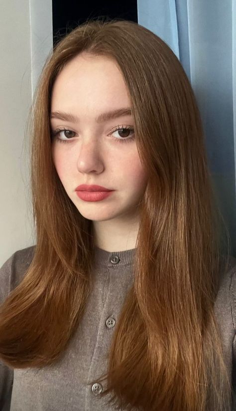 Brown Hair Pale Skin, Red Hair Brown Eyes, Hair Pale Skin, Cute Eyeshadow Looks, Beauty Hair Color, Colors Hair, Hair Color Caramel, Ginger Hair Color, Brown Hair Brown Eyes