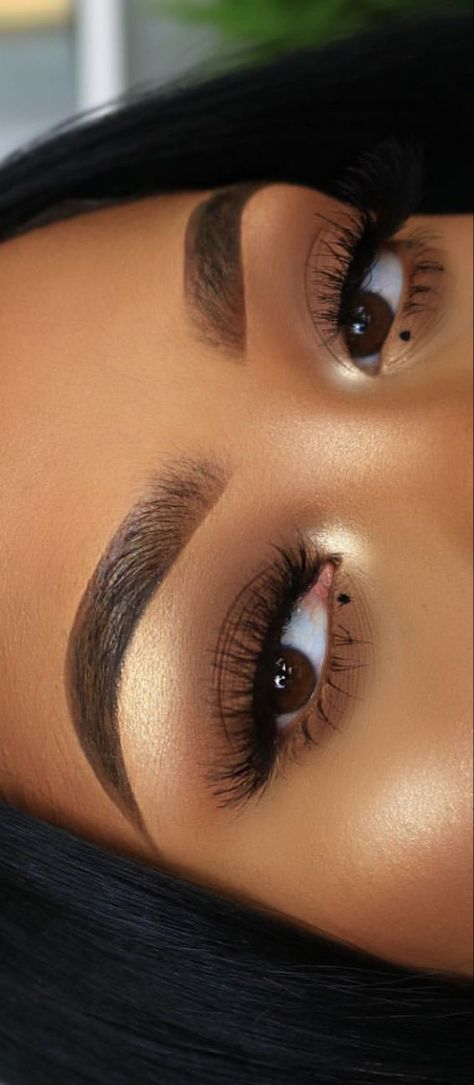 Gold Natural Makeup For Black Women, Light Brown Makeup Looks Black Women, Gold Natural Makeup Looks Black Women, Cute Simple Makeup Looks Black Women, Natural Makeup Ideas For Black Women, Makeup Looks For 18th Birthday, Lashes For Black Women, Makeup Ideas On Light Skin, Natural Gold Makeup Black Women