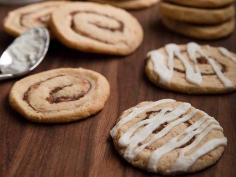 Get Cinnamon Roll Cookies Recipe from Food Network Pioneer Woman Cinnamon Roll Cookies, Ree Drummond Cinnamon Roll Cookies, Cinnamon Roll Cookies Recipe, Xmas Cookies Recipes, Christmas Sugar Cookie Recipe, Cookie Recipes Decorating, Christmas Cookie Recipes Holiday, Cookie Recipes From Scratch, Sweet Glaze