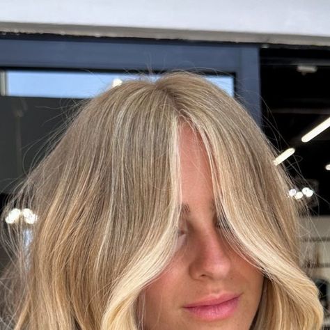 Scandinavian Hairline Highlights, Swedish Hairline Blonde, Blonde Hair With Scandinavian Hairline, Scandinavian Hairline Trend, Scandinavian Balayage, Scandi Balayage, Scandinavian Blonde Hairline, Scandinavian Blonde Highlights, Scandinavian Hairline Brown