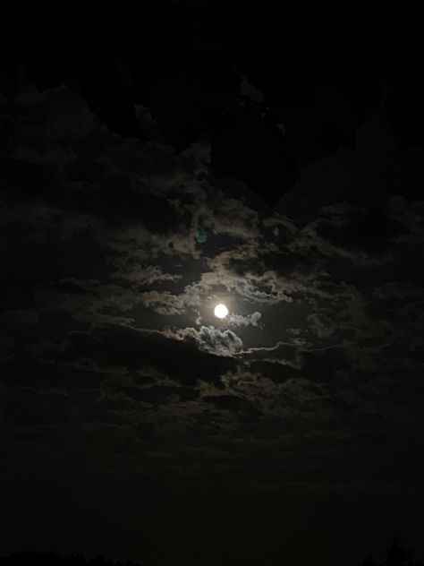 moon, night, magical, clouds, cloudy night, full moon Cloudy Sky With Moon, Night Sky Real Pic, Full Moon Pics Night, Night Sky Moon Clouds, Full Moon Photography Night, Full Moon Aesthetic Photography, Serra Core, Cloudy Moon Night Skies, Cloudy Night Sky Aesthetic