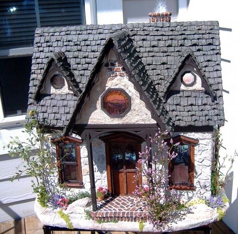 Orchid Dollhouse Ideas, Orchid Dollhouse, Cottage Kits, Witches Cottage, Orchid House, Dollhouse Design, Miniature Orchids, Haunted Dollhouse, Doll House Plans