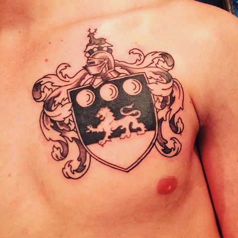 Coat Of Arms Tattoo, Family Crest Tattoo, Family Crest Symbols, Shoulder Armor Tattoo, Crest Tattoo, Shamrock Tattoos, Hunting Tattoos, Tattoo Chest, Armor Tattoo