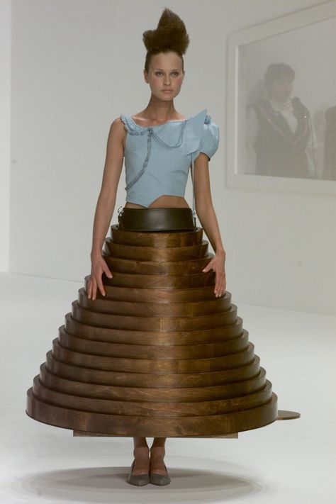 Hussein Chalayan’s Most Extraordinary Fashion Moments Extraordinary Fashion, Black Dress Coat, Raver Girl, Hussein Chalayan, Capstone Project, Led Dress, Cyberpunk Fashion, Fashion Moments, Vintage Couture