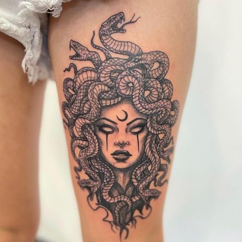 Unique Medusa Tattoo, Medusa Tattoo Ideas, Designs With Meaning, Medusa Tattoo Design, P Tattoo, Animal Tattoo Ideas, Black Girls With Tattoos, Medusa Tattoo, Dark Tattoo