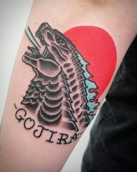 Traditional Godzilla Tattoo, Godzilla Tattoo Ideas, Mothra Tattoo, Tattoo Fancy, Godzilla Tattoo, Movie Tattoo, Pokemon Tattoo, Tattoo Traditional, Spooky Tattoos