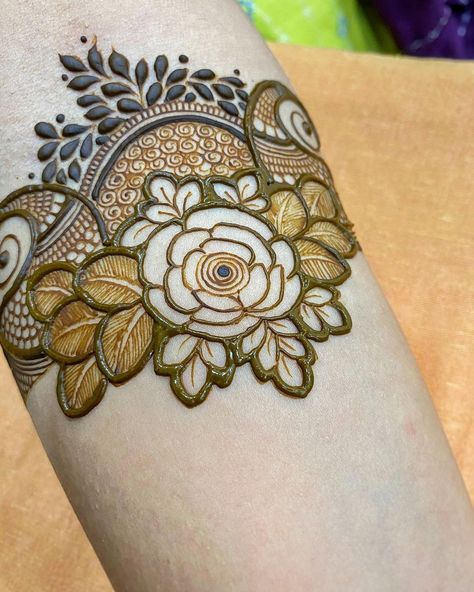 Beautiful Simple Mehndi Design, Short Mehndi Design, Legs Mehndi, Mehandhi Designs, Modern Mehndi, Beginner Henna, Mahendi Designs, Khafif Mehndi Design, Mehendi Art