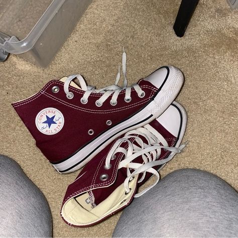 Converse Chuck Taylors Burgundy Unisex Men’s Size 4 Woman’s Size 6 Cherry Red Converse, Converse Bordo, Wine Red Converse, Dark Red Converse Outfit, Burgundy Converse Outfit, Black And Red Converse, Converse Rouge, Dark Red Converse, Dark Red Shoes