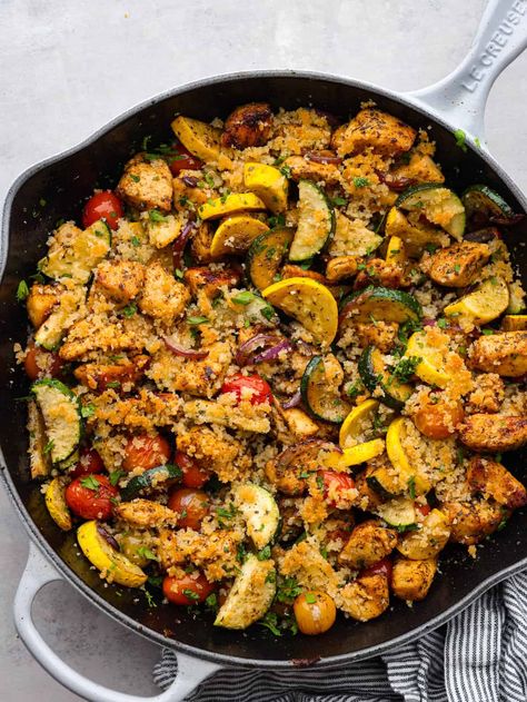 30-Minute Chicken and Garden Vegetable Skillet Lasagna Side Dishes, Sausage Skillet Recipe, Vegetable Skillet, Stew Dinner, Veggie Skillet, Breadcrumb Topping, Skillet Dishes, The Recipe Critic, Seasoned Chicken