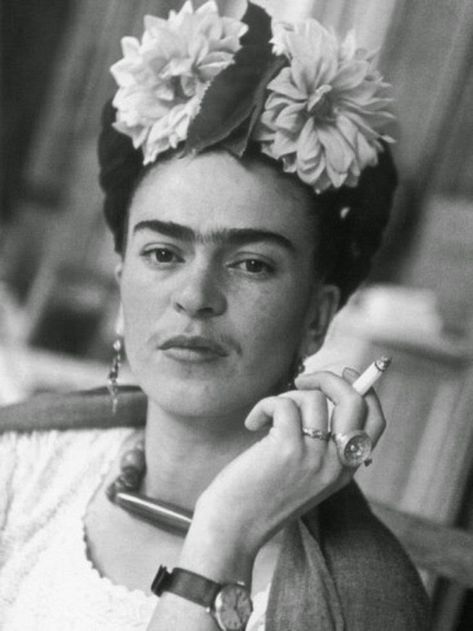 "I paint self-portraits, because I’m so often alone, because I am the person I know best." Frida Kahlo. Frida Kahlo by Imogen Cunningha... فريدا كاهلو, Frida Kahlo Quotes, Nickolas Muray, Portrait Male, Frida And Diego, Frida Art, Frida Kahlo Art, Latin American Art, Diego Rivera