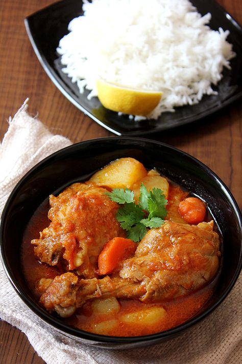 Chicken stew. Hearty and healthy chicken stew, can be served with rice or bread. Is a popular scrumptious Arabian dish. www.munatycooking.com | @munatycooking #chickenstew Chicken Curry Recipes, Lamb Stew Recipes, Brown Stew Chicken, Mediterranean Foods, Ramadan Iftar, Stew Chicken Recipe, Lamb Stew, Stew Recipe, Chicken Stew