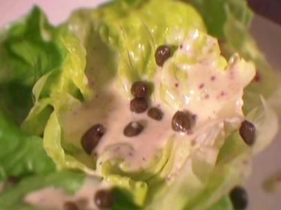 Boston Lettuce, Salad With Shrimp, Red Salad, Lettuce Salad Recipes, Lettuce Recipes, Leaf Salad, Lettuce Tacos, Italian Chopped Salad, Red Wine Vinaigrette