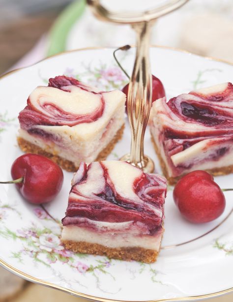 Cherry Cheesecake Bars Cherry Cheesecake Bars, Cheesecake Cookie Bars, Cheesecake Cookie, Cherry Topping, Cheesecake Bar Recipes, Tea Food, Summer Breakfast, Cherry Cheesecake, Tea Cookies