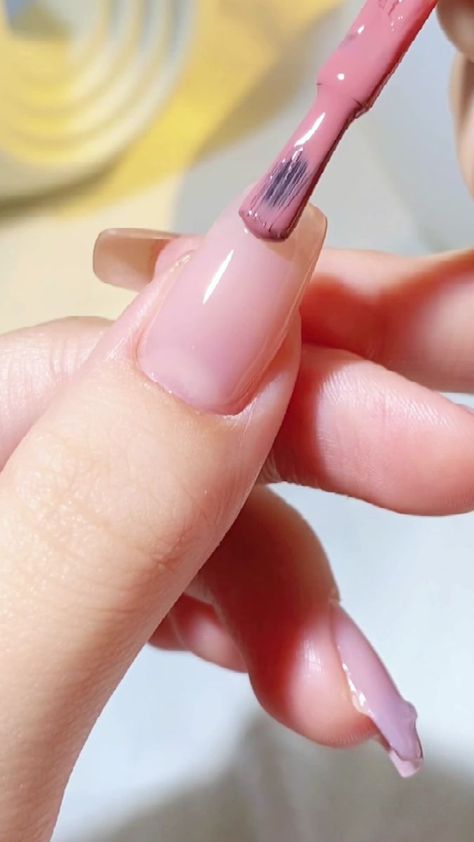 Facebook Fall Nail Ideas, Easy Manicure, Nail Art Stripes, Baby Pink Nails, Easter Nail Designs, Cute Nails For Fall, White Nail Art, White Nail Designs, Trendy Nail Art