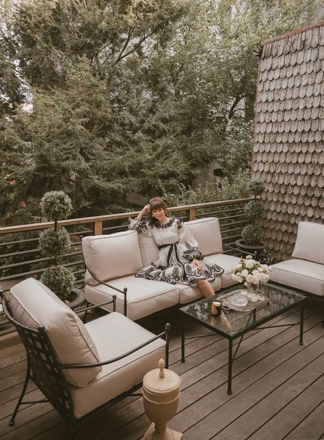 Outdoor Makeover, Bistro Dining Table, Jenny Cipoletti, Garden Seating Area, Outdoor Garden Bench, Beige Cushions, Outdoor Side Table, Outdoor Chaise Lounge, City Living