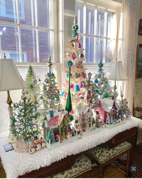 Vintage Christmas Crafts, Deco Table Noel, Bells Christmas, Christmas Themes Decorations, Christmas Memories, 12 December, Christmas Things, Christmas Memory, Christmas Display