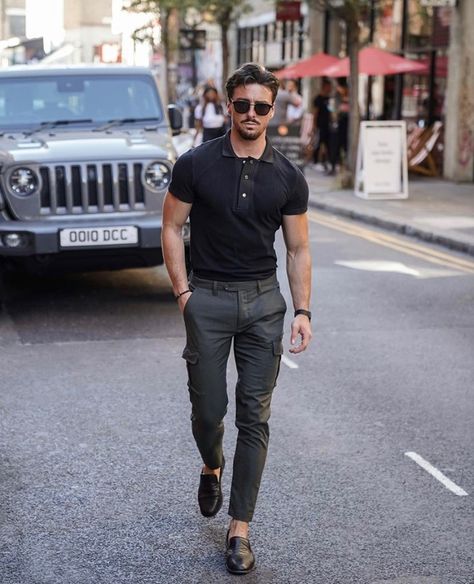 Men’s Style Destination on Instagram: “Casual men's outfit. 👍or👎 Follow @mensstyledestination_ Credit: @rowanrow . . . . . #mensfashion #mensclothing #fashion…” Semi Formal Mens Outfits, Men Dinner Outfit Night, Semi Formal Outfit Ideas, Mens Semi Formal Outfit, Formal Outfit Men, Outfit Semi Formal, Rowan Row, Formal Outfit Ideas, Fashion Brenda