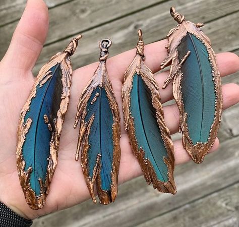 Lomo Studio Handcrafted Jewelry on Instagram: "There’s still time to order in time for Christmas delivery! Just be sure to select Priority or Priority Express shipping options. Or if you’re local, set up a time for pick up. . . . . #lomostudiohandcrafted #artisanmade #artisanjewelry #earthyvibes #organicstyle #featherjewelry #macawfeathers #feathersofinstagram #natureinspired #electroformed #copperjewelry #rawstonejewelry #crystaljewelry #crystallover #magick #witchyvibes #fantasyinspired #uniquegiftideas #holidaygifts" Electroforming Ideas, Electroforming Tutorial, Macaw Feathers, Boo Boo Bags, Raw Stone Jewelry, Electroformed Jewelry, Organic Style, Must Have Tools, Feather Jewelry