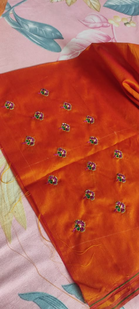 Butties Maggam Work, Aari Buttas, Blouse Works, Gold Haram, Maggam Work Designs, Wedding Saree Blouse Designs, Maggam Works, Fashionable Saree Blouse Designs, Cutwork Blouse Designs