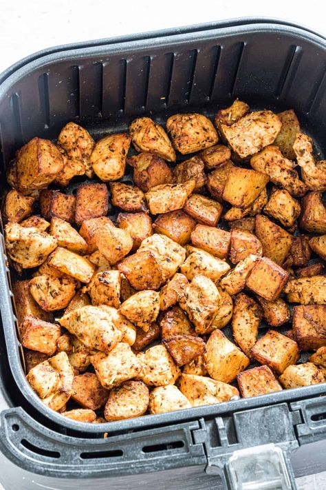 Airfryer Chicken Healthy, Chicken And Potatoes In Air Fryer, Airfryer Chicken And Potatoes, Air Fryer Chicken Potatoes, Air Fryer Chicken And Potatoes, Chicken And Potatoes Dinner, Airfryer Meals, Potatoes In Air Fryer, Air Fryer Chicken Breast