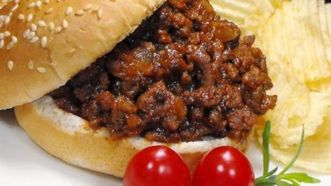 Ground beef simmers in a quick barbeque sauce in this filling recipe. Ground Beef And Bbq Sauce Recipes, Barbecued Hamburger Recipes, Barbeque Hamburger Recipes, Hamburg Barbecue Recipes, Hamburger Bbq Recipe, Ground Beef Barbecue Recipes, Hamburger Bbq, Barbecue Beef Sandwiches, Hamburger Barbecue