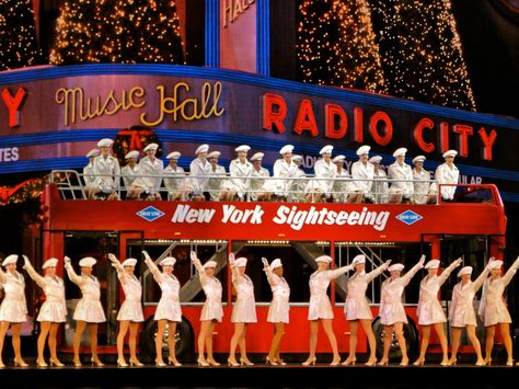 Christmas in New York City Broadway Christmas, Rockettes Christmas, New York Noel, New York City Christmas, City Christmas, Christmas Spectacular, Seasons Activities, Nyc Christmas, Radio City Music Hall